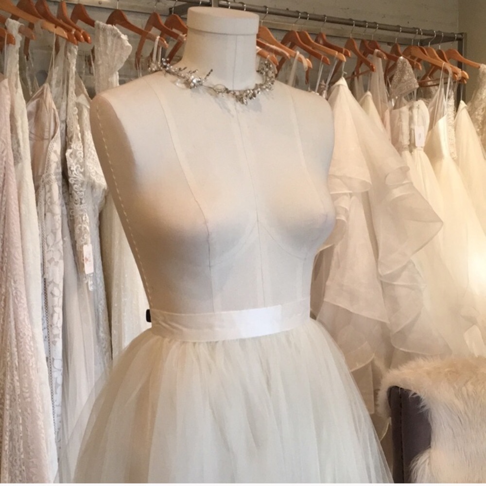 Wedding Prom Tulle Overlay Skirt - Picture 2 of 3